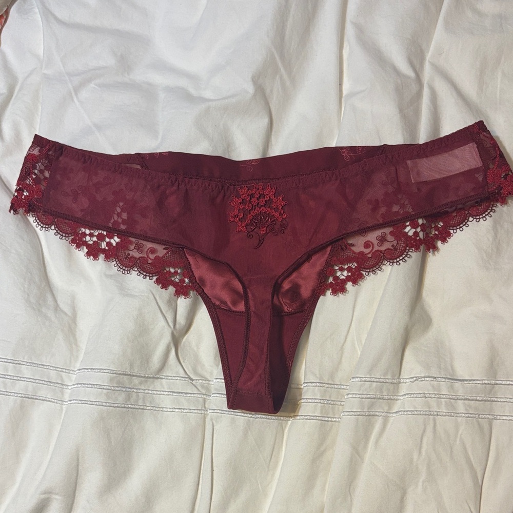 Women's Lace Trim Burgundy Thong